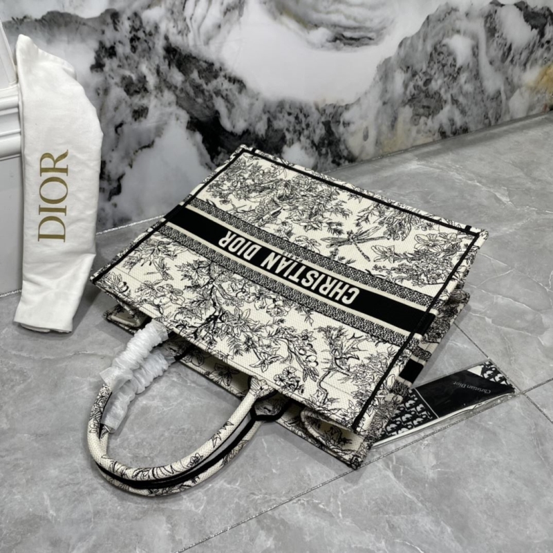 Dior Shopping Bags